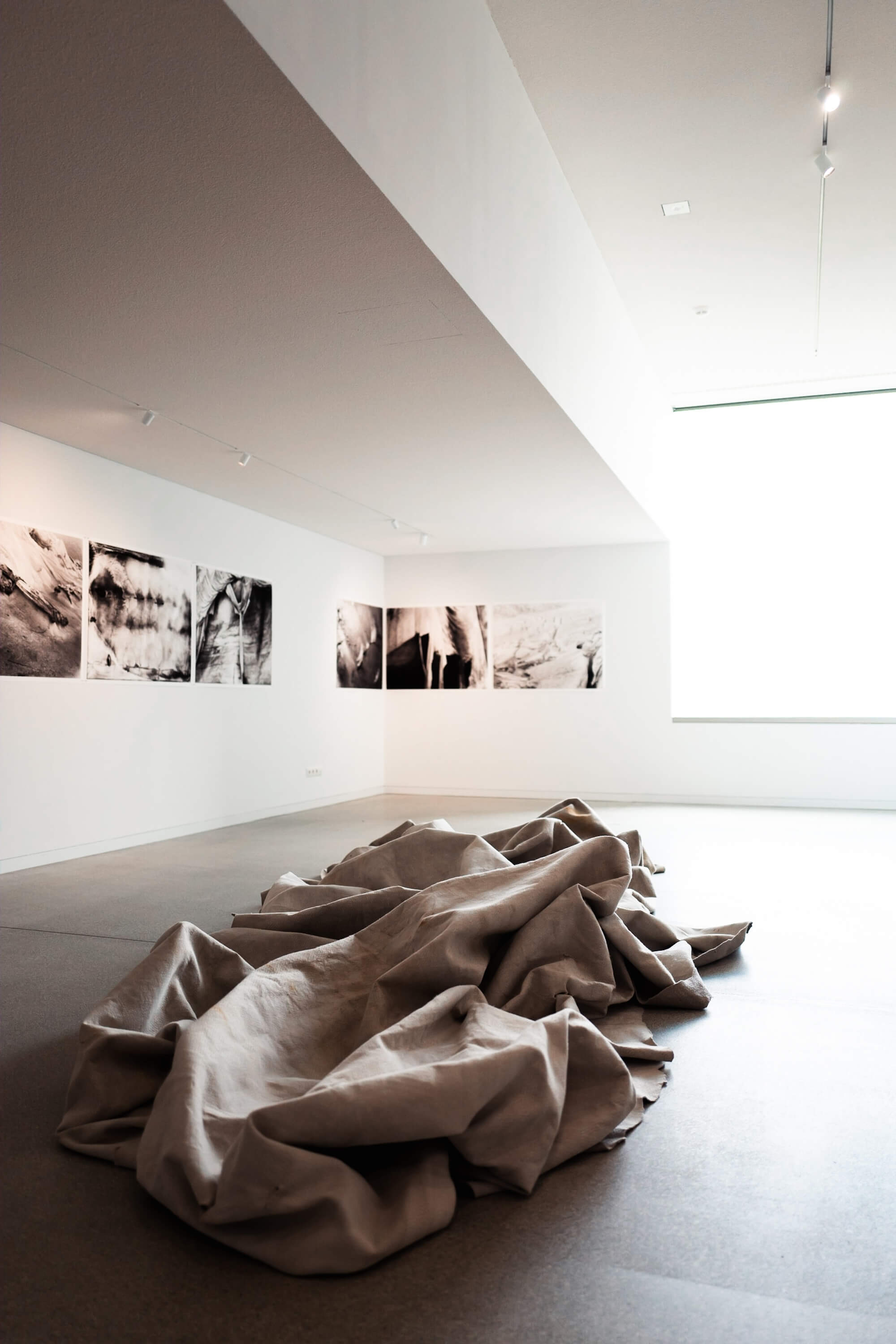 Lumen Mountain Photography Museum, Corones