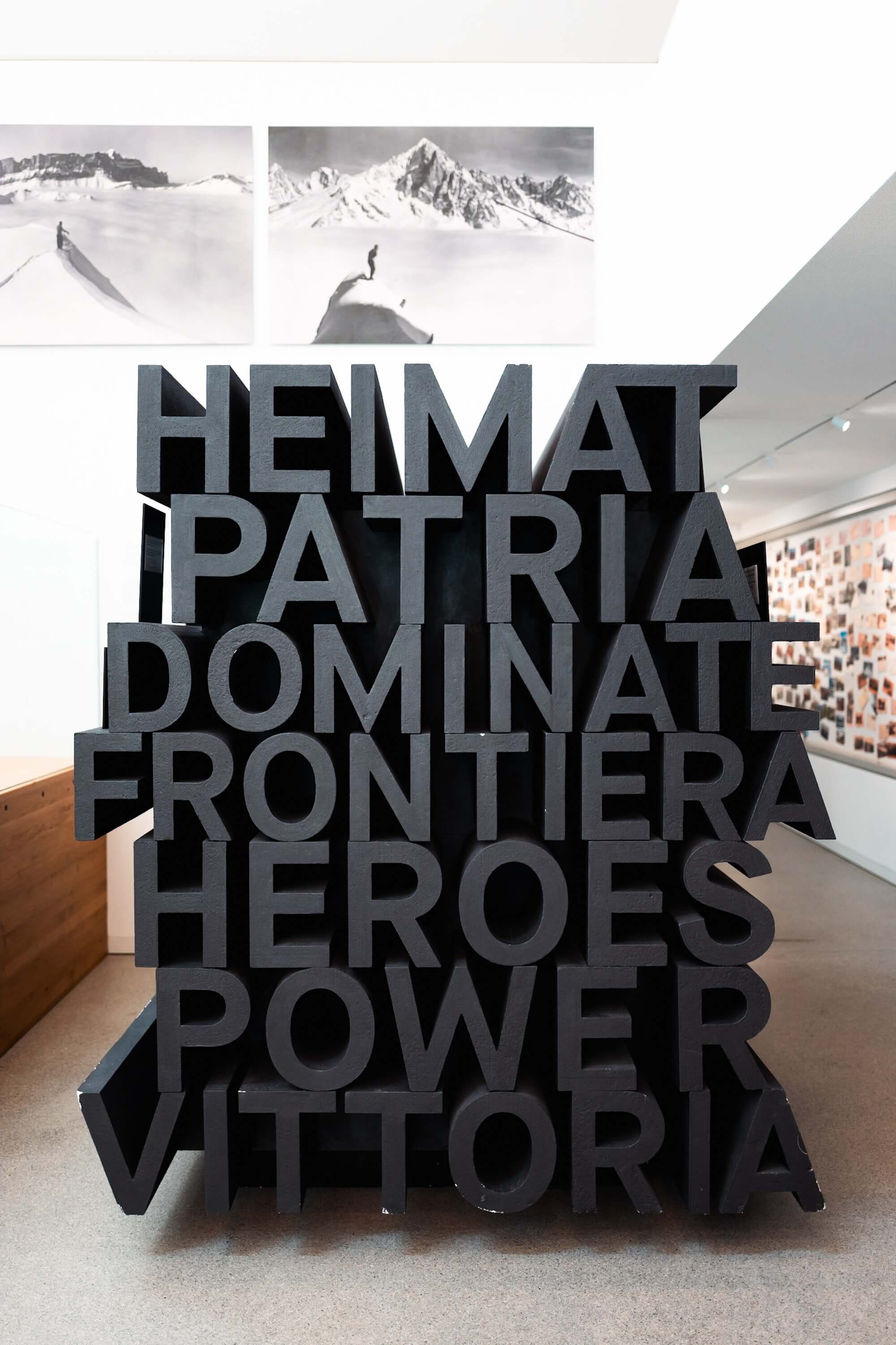Lumen Mountain Photography Museum, Corones