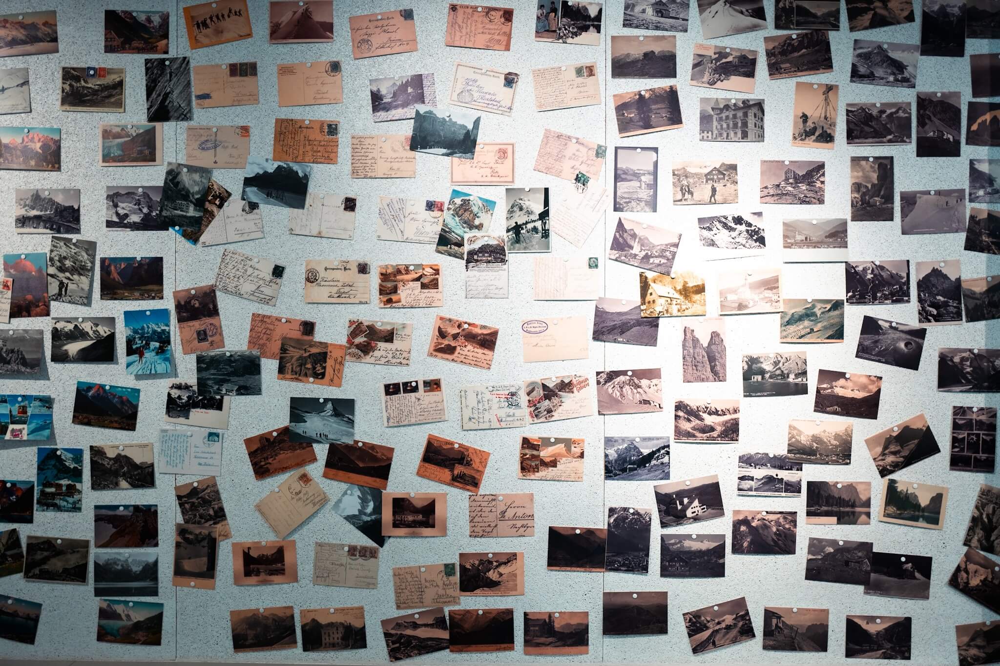 Lumen Mountain Photography Museum, Corones