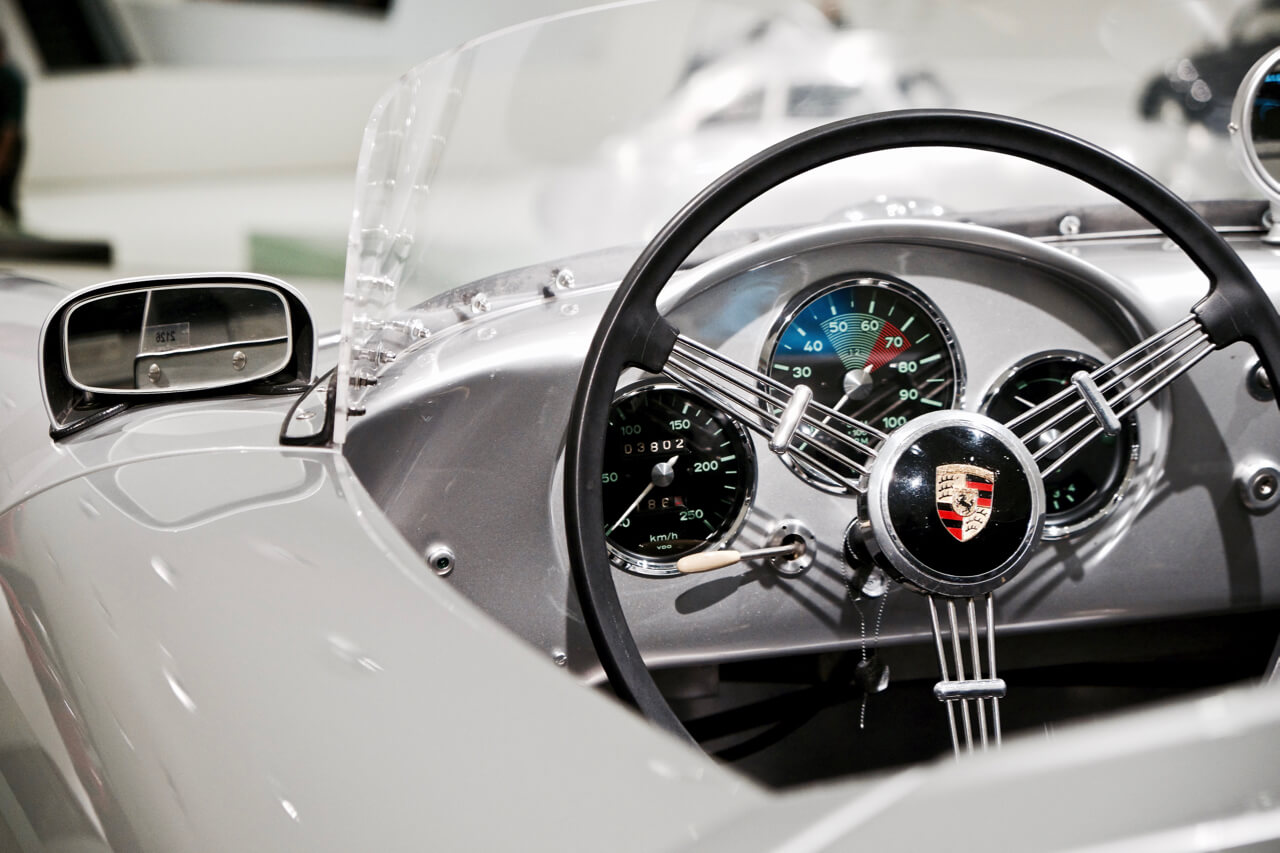 Porsche 550 Spyder steering wheel